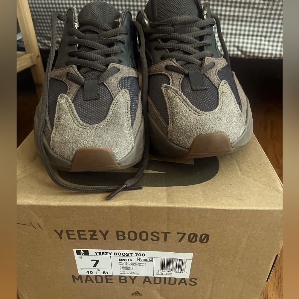 Yeezy Boost 700 Muave
